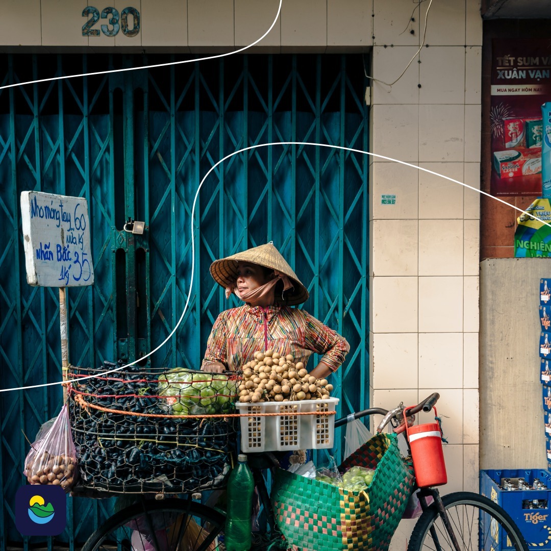 Cunoscut și sub numele de Saigon, Ho Chi Minh City este o destinație plină de istorie, cultură și energie urbană. Hanoi, situat în nordul țării, este capitala oficială a Vietnamului, dar este Ho Chi Minh City cel care atrage anual cel mai mare număr de vizitatori internaționali și nu este de mirare, deoarece Vietnamul este, printre alte avantaje, una dintre cele mai accesibile destinații cu buget redus. Un oraș plin de contraste și surprize, Ho Chi Minh City este perla din sudul Vietnamului. Cu istorie bogată, arhitectură fascinantă și gastronomie delicioasă, acest oraș cu suflet vă așteaptă cu brațele deschise pentru a vă oferi o experiență de neuitat! 😀 🇻🇳 

📸: @pjwphoto 

#hochiminhcity #vietnam #visitvietnam #visithochiminh #travelphotography #travelaroundtheworld #traveljournal #travelgram #tourism #CalatoresteCuInterTour #prietenulvacantelor